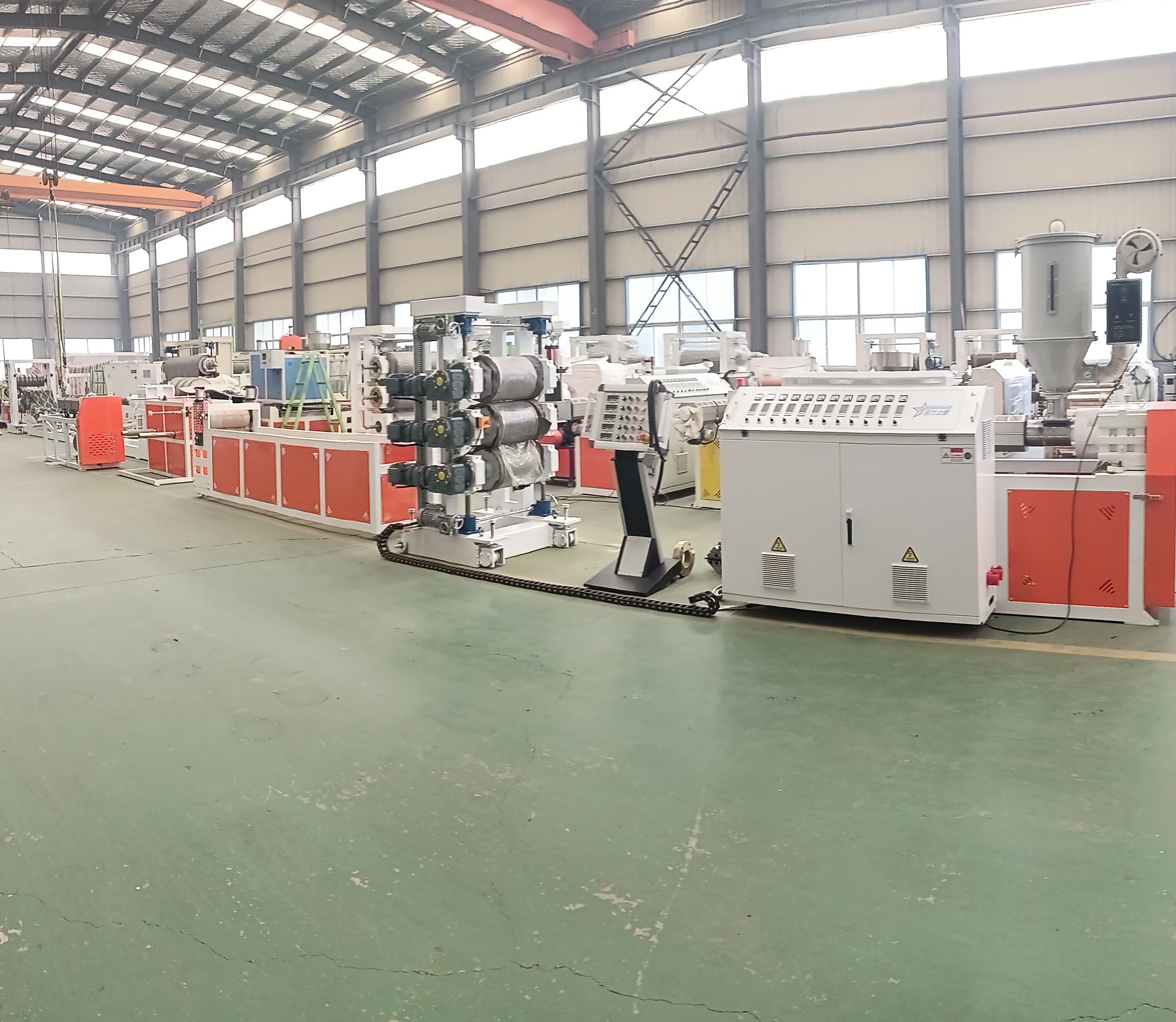 ​Características del extrusor de láminas POK