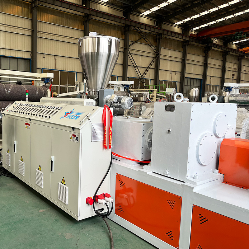 ​Extrusora cónica de doble tornillo