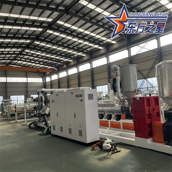 Equipo de producción de láminas de coextrusión de ABS enviado a Tanzania embalado con éxito y listo para su envío